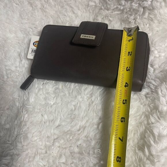 New with tag Fossil leather brown wallet/ organizer . - Picture 11 of 11